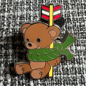 ❣️3 for $18❣️ Disney Peter Pan Michaels Bear Pin